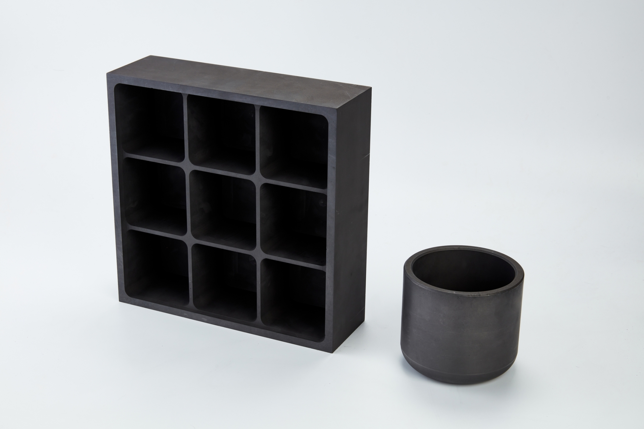 九宫格坩埚-向尚碳精