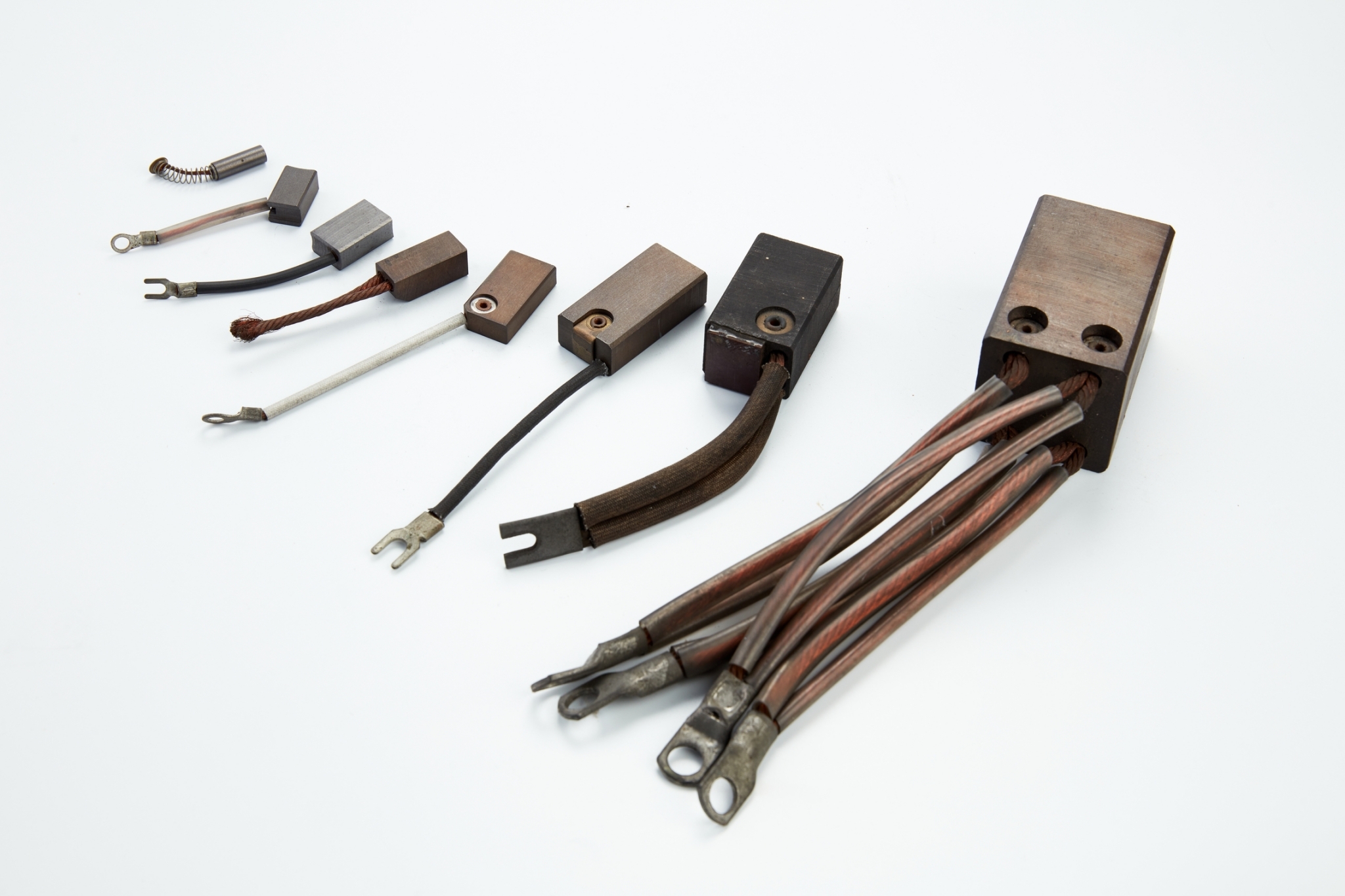 电机用碳刷-向尚碳精